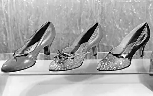 Pumps: Shoe fashion, 1933