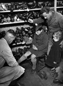 Volkes: Shoe store of the Winter Relief, 1934