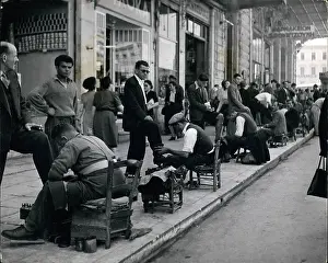 Shoeshine: Shoeshine row in Athens