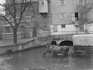 Shoolbred: Shoolbred & Co. cart at the Mill, Bexley