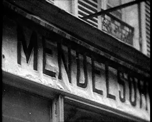 Mendelsohn: Shop Front Reading - Mendelsohn