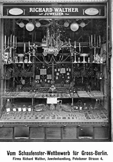 Walther: Shop window in Berlin, 1909