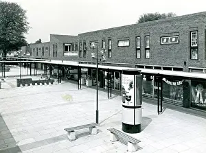 Mall: Shopping mall