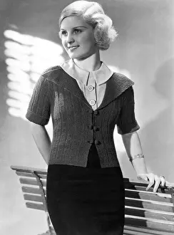 Angular: SHORT-SLEEVED CARDY 30S