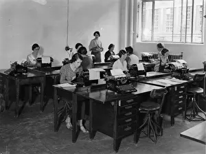 Shorthand: Shorthand typists preparing for the conference