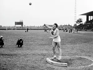 Strahov: Shotputter