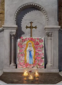 Oingt: Shrine, Eglise Saint-Mathieu, Oingt, Beaujolais, France