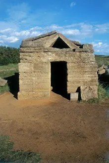 Livorno: Shrine-like tomb at the Etruscan