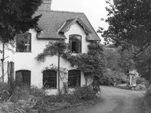 Montford: SHROPSHIRE COTTAGE