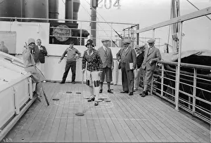 Shuffle: Shuffle-game on the deck of a ship