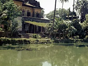 Stagnant: Shwedagon ? Sacred Pool - Rangoon