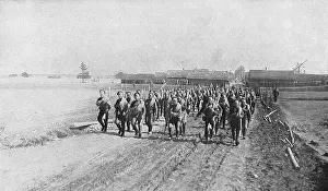 Tarnopol: Siberian troops in retreat, Eastern Front, Russia, WW1