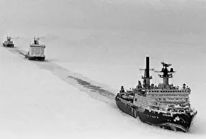 Escorting: Sibir nuclear-powered icebreaker, 1978