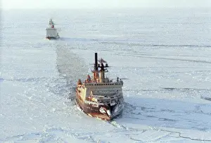 Escorting: Sibir nuclear-powered icebreaker, 1978