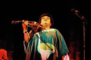 Violist: Sibongile Khumalo