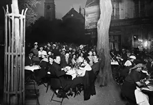 Montmartre: Sidewalk cafe in Montmartre by night, 1927