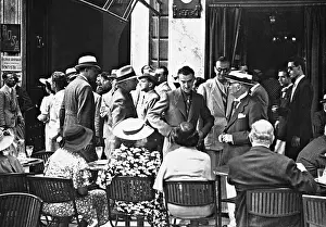 Veneto: Sidewalk cafe in Via Vittorio Veneto in Rome, 1936