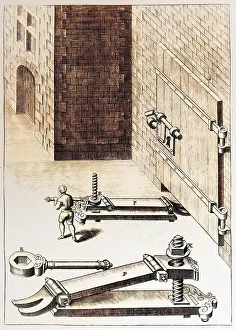 Hinges: Siege weapon - Door raising device
