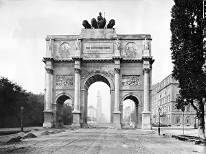 Serves: The Siegestor (victory gate) in Munich