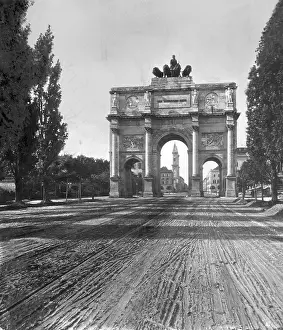 Ludwigskirche: The Siegestor (victory gate) in Munich