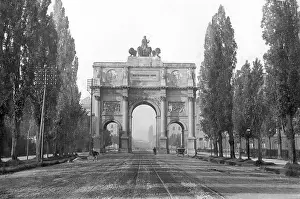 Ludwigstrasse: The Siegestor (victory gate) in Munich