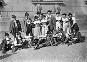 Lederhosen: Siegsdorfer costume group in Munich, 1895