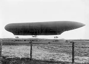 Schuckert: Siemens Schuckert dirigible balloon before the start, 1911