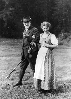 Analyst: Sigmund Freud and Anna Freud, 1913
