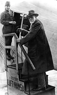 Psychologist: Sigmund Freud boarding Lufthansa plane, Berlin