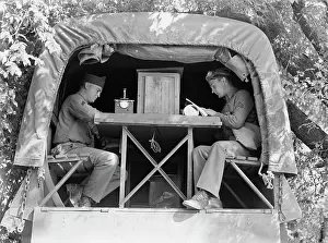 Messenger: Signal Corps message center set up during