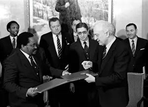 Affaires: Signing agreement on cooperation between USSR