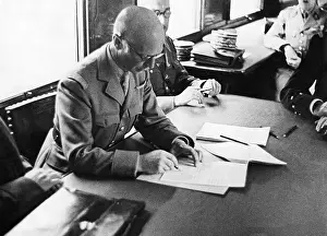 Negotiating: Signing of the armistice at CompiEugne, 1940