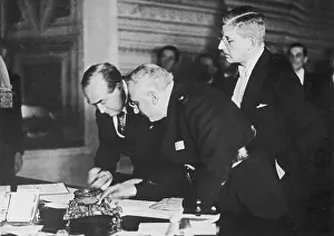 Gyula: The signing of the Roemische Protokolle