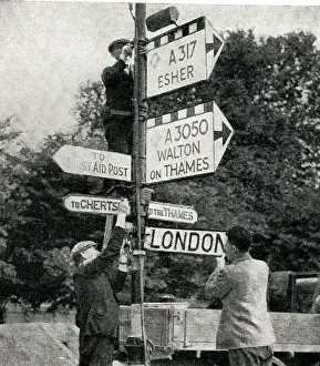 Removing: Signposts removed from roads, WW2