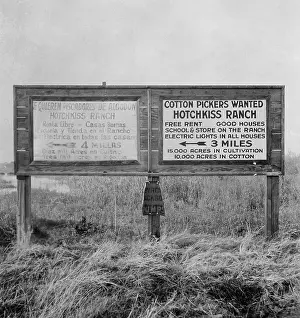 Fresno: Signs for migrant workers in Spanish and English