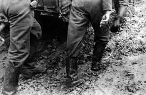 Muddy: Silty advance road on the east, 1941