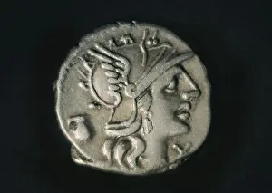 Sociales: Silver Denarius with depiction of Rome deified with