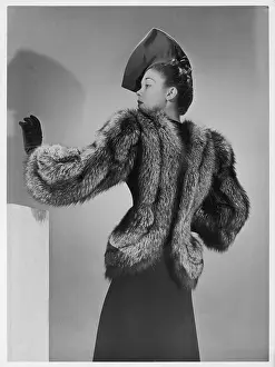 Backview: SILVER FOX COAT 1939