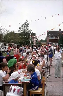 Incorporates: SILVER JUBILEE 1977