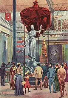 Expositions: Silver Woman Statue