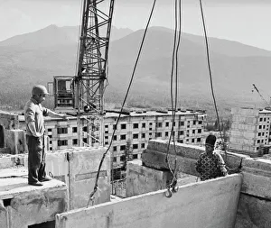 Erect: Sinegorye under construction