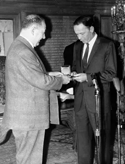 Minot: Singer, Actor Frank Sinatra 1915 - 1998
