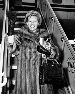 Dinah: Singer, Actress Dinah Shore 1916 - 1994