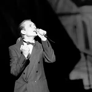 Sozinov: Singer Alexander Malinin, 1989