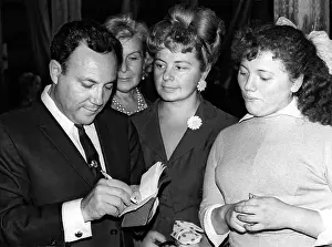 Claudio: Singer Claudio Villa tours USSR
