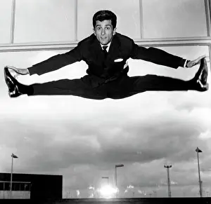 Prowess: Singer Marcel Amont 1929 -
