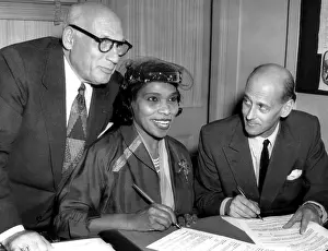 Hurok: Singer Marian Anderson signs a contract ?