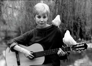 Cordier: Singer Noelle Cordier