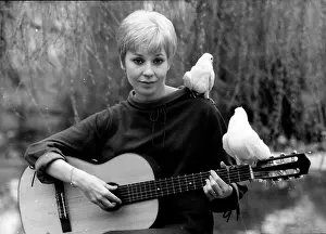 Cordier: Singer Noelle Cordier