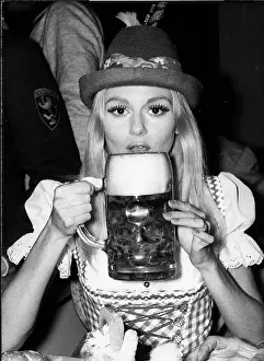 Annemarie: Singer Peggy March 1948 -